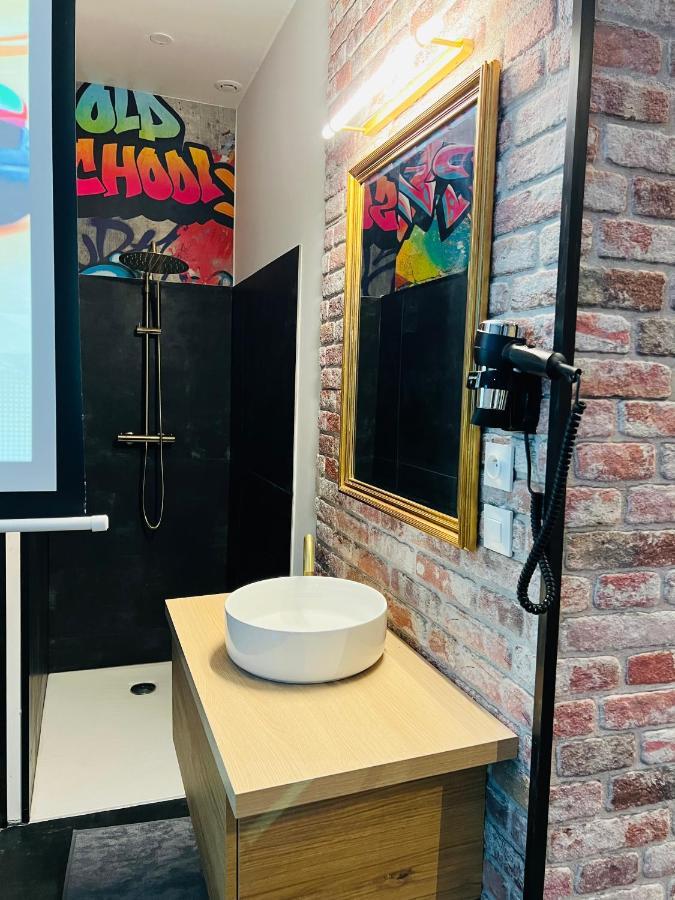 Capsule Street Art - Sauna- Jacuzzi - Playstation 5 - Billard - Netflix - Home Cinema - Terrasse Douai Eksteriør bilde